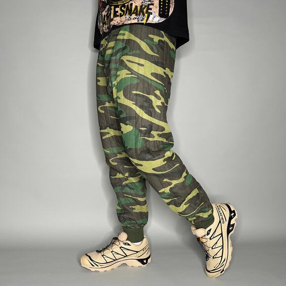 Vintage Hunting Camo Snow Pants Waterproof Polyester Joggers Insulated 90s - Picture 1 of 4